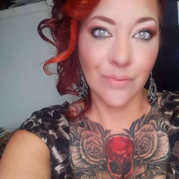 Meet your Posher, Nicole - Picture 1 of 1